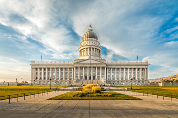 Fototapeta na wymiar Utah state capitol in Salt Lake City