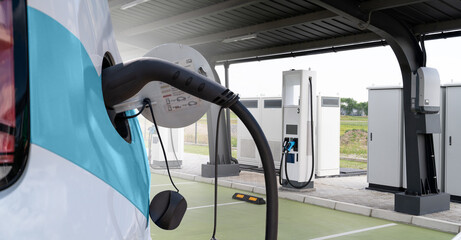 Electric vehicles charging station that takes energy from solar panels