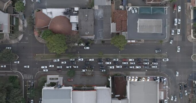 Londrina Avenida Higien&oacute;polis aerial view Drone 4k Plongée zenital ponte lago igap&oacute; Flat style for better post-production