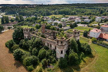 Ruiny pałacu Tarłów w Podzamczu © Maciej G. Szling