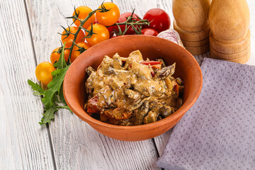 Roasted beef with cream sauce