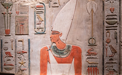 Hieroglyphs on the wall - 631392412