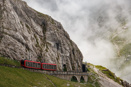 Neue Zahnradbahn auf dem Weg zum Pilatus