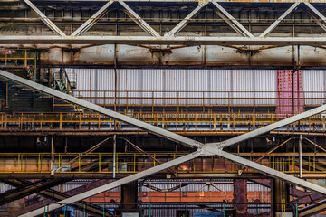 鉄骨　Landscape with rusty steel frame