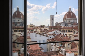 Duomo di Firenze, vista del Duomo e del campanile di Giotto da appartamento. - obrazy, fototapety, plakaty