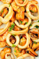 Roasted seafood, mixed seafood.
