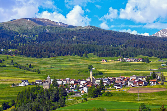 Riom-Parsonz, Kreis Surses im Bezirk Albula des Kantons Graub&uuml;nden in der Schweiz