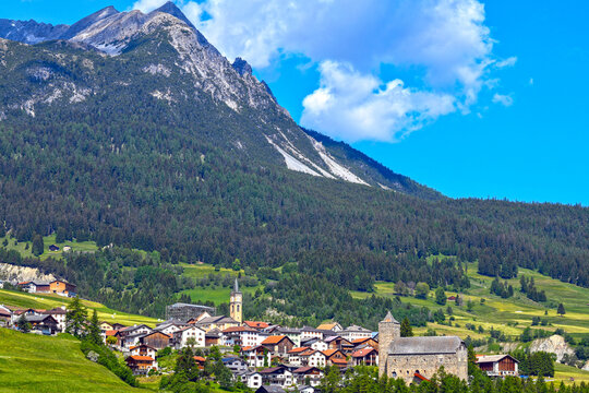 Riom-Parsonz, Kreis Surses im Bezirk Albula des Kantons Graub&uuml;nden in der Schweiz