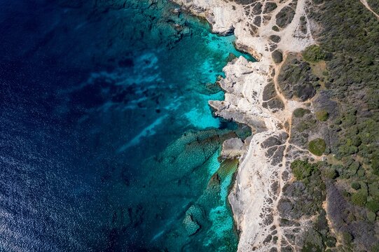 Aerial view of Pula, Croatia, Kamenjan seashore © Repcro Real Estate Photography And Video/Wirestock Creators