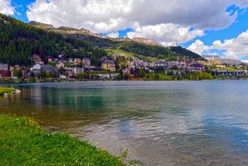 Fototapeta premium St. Moritz mit St. Moritzersee, Graubünden (Schweiz)