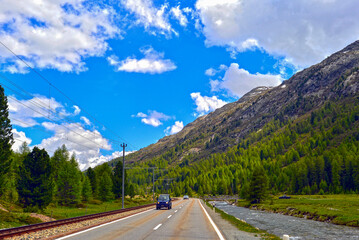 Haupstrasse 29 von Pontresina Richtung Berninapass, Graubünden, Schweiz