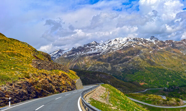 Der Berninapass in Graub&uuml;nden, Schweiz