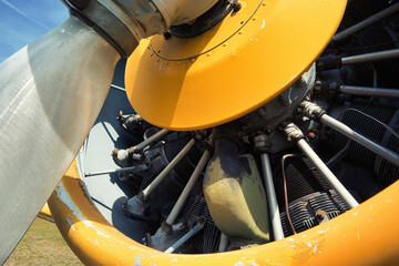 Flugzeug - Propeller - Motor - Close Up - Militär - jet engine of airplane - Army - Military -...