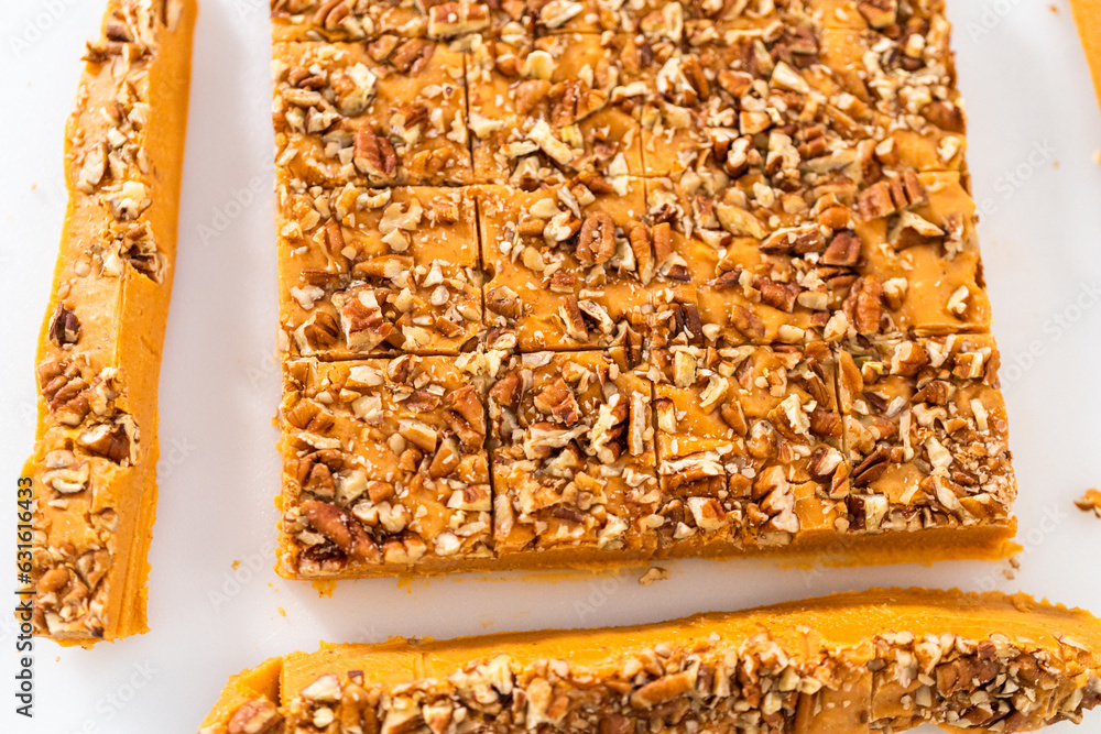 Wall mural Pumpkin spice fudge with pecans