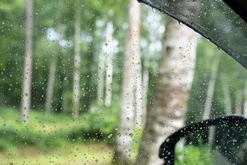 車　雨　アウトドア　外出