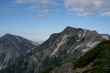 稜線から眺める北アルプスの山々