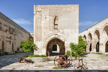 Sultanhani caravanserai on the former silk road, Inner courtyard, Sultanhani, Anatolia, Turkey