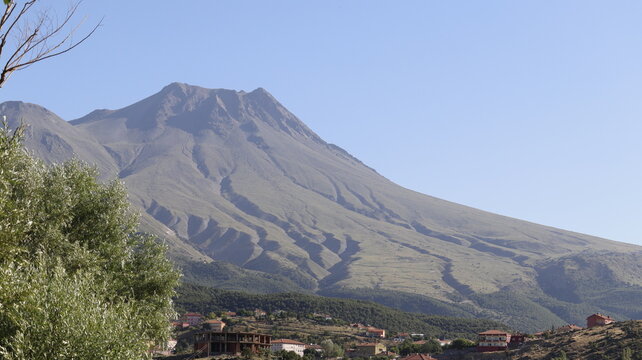 view of the mountains