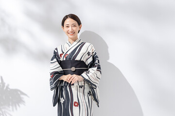 浴衣を着た女性