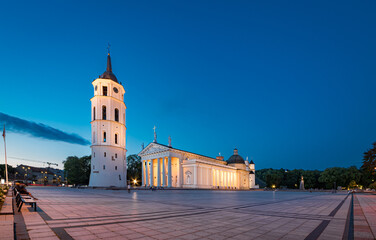 Kathedrale im Zentrum von Vilnius (Hauptstadt von Litauen) - obrazy, fototapety, plakaty