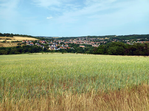 Blick auf Marpingen im Landkreis St. Wendel, Saarland vom Premium-Wanderweg Biberpfad.