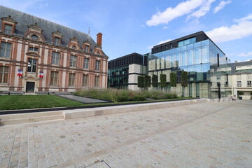 La mairie et siège de la métropole, vue de l'extérieur, ville de Chartres, département de...