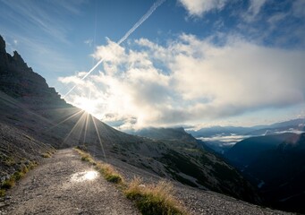 dolomiten ,berge Italien Sonnenstern ,wolken ,Sonne, Tal ,S&uuml;dtirol, Alpin , Sonnenaufgang 