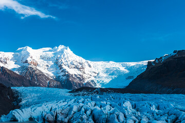 Svinafellsjokull glacier in a sunny day