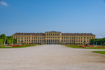 Fototapeta na wymiar schonbrunn palace