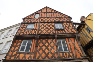 Bâtiment typique, vue de l'extérieur, ville de Dreux, département de l'Eure et Loir, France