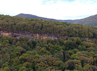 the beginning of autumn in the highlands, nature walks, panoramic views of the mountains, routes...