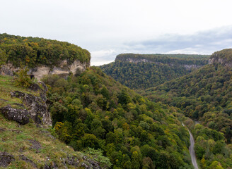 the beginning of autumn in the highlands, nature walks, panoramic views of the mountains, routes...