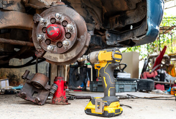 Maintenance of the front wheel brake system