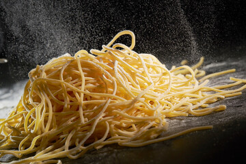 Food ingredients, raw noodles