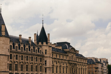 Fototapeta na wymiar old town hall in paris