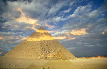 AFRICA EGYPT CAIRO GIZA PYRAMIDS