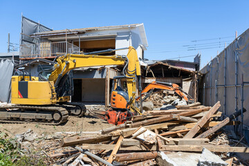 一戸建て住宅の解体工事現場