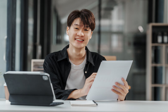 Asian university student distance learning online classroom MBA in tablet pc Management, Education Abroad, flexible, intensive, competitive one year program that develops foundational business skills