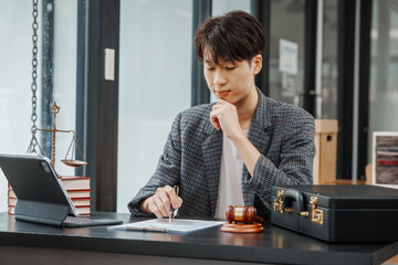 Professional legal system lawyers Korean asian people online consulting including criminal, civil, administrative law, constitutional law, not just legal disputes. In fact, seeking legal advice