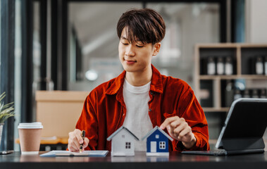 Young Korean male realtor suggest How to choose the right real estate agent, Compare real estate...