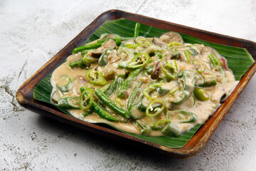 Freshly cooked Filipino spicy food called Bicol Express