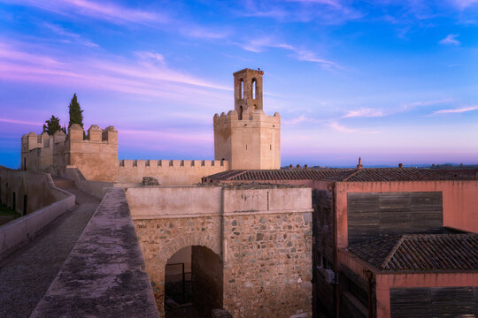 Torre Espantaperros en la Alcazaba m&aacute;s grande de Europa en la ciudad de Badajoz (Espa&ntilde;a)
