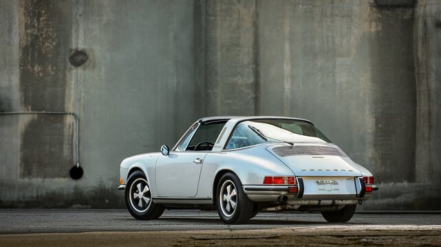 Portland, OR, USA
1/2/2024
Porsche 911 E Targa