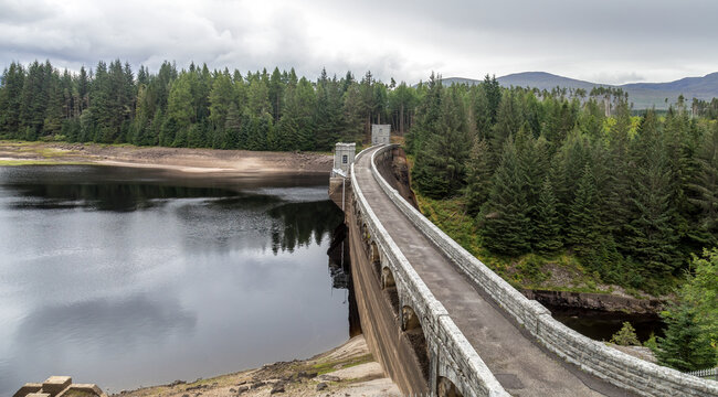 Laggan dam on River Spean and Loch Laggan generating hydroelectric 