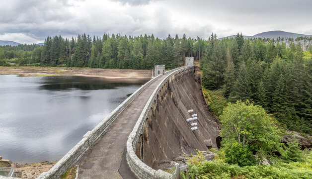 Laggan dam on River Spean and Loch Laggan generating hydroelectric 