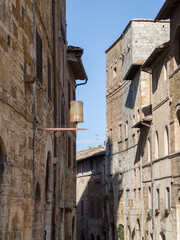 Fototapeta na wymiar famous old town of san gimignano - italy