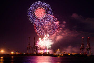 夏の終わりの夜空を彩る夢洲超花火