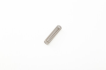 白背景に工業用のバネ