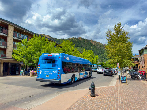 Public transportation in Aspen Colorado bus in town