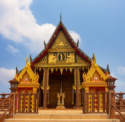 Fototapeta premium Entrance in a Buddhist temple Wat Iam Pracha Mit, Samut Prakan, Thailand